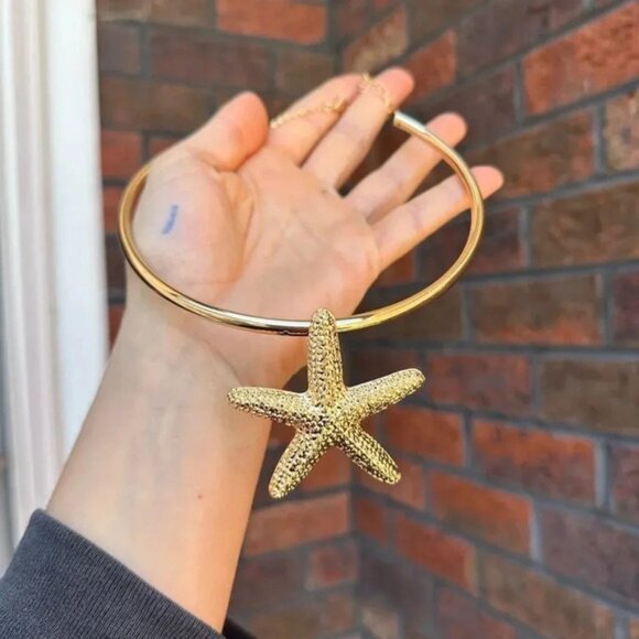 Zara Starfish Gold Bangle Necklace - Picture 5 of 7
